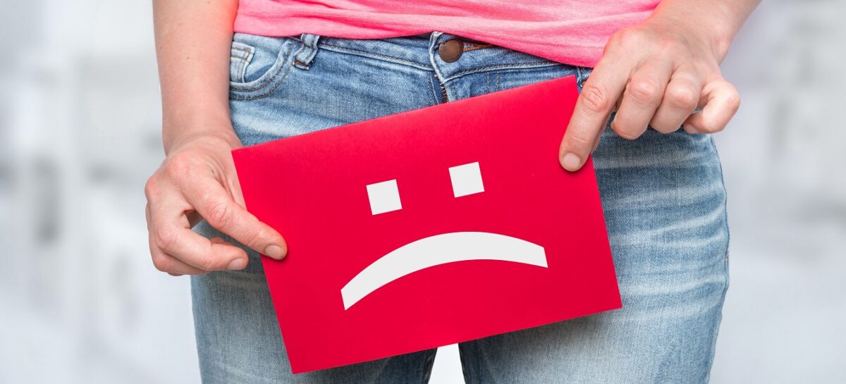 What causes incomplete emptying of the bladder?