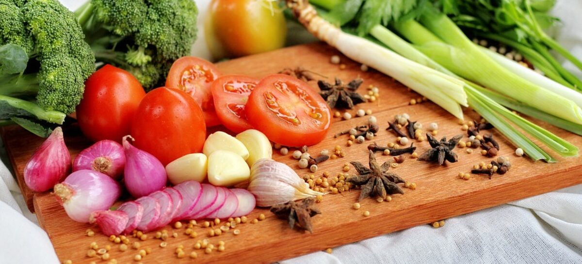 Keep Cancer at bay by following a healthy diet
