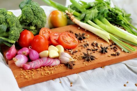 Keep Cancer at bay by following a healthy diet
