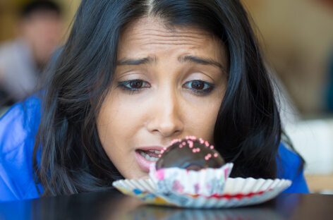 The Science behind Food Cravings and how to manage them