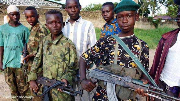 boy-solidiers-in-the-congo