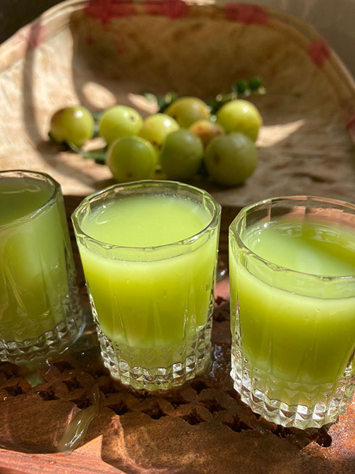 amla-and-curry-leaves-juice